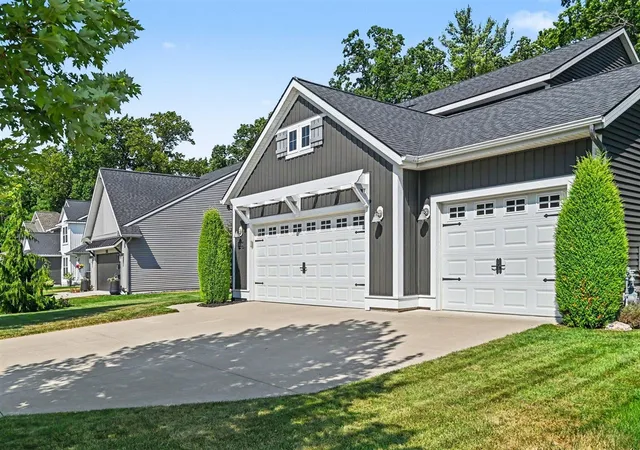 3rd image of 16964 Arbor Way Dr, Nunica, MI 49448 | MLS# 70548944