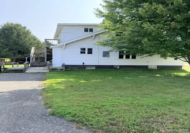 Photo 4 of Single family home for sale at 401 Amber St, Iron River, MI 49935 | MLS# 50219251 | Listing updated on 2026-09-28