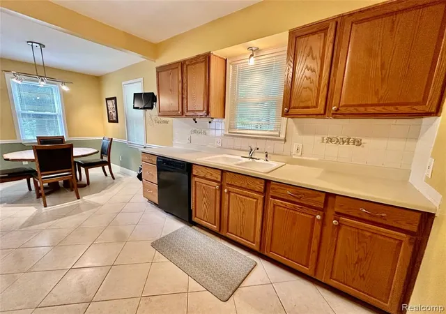 Homes for sale in Rochester Hills, MI | 3404 Rockhaven Ave, Rochester Hills, MI 48309 | MLS# 61003002