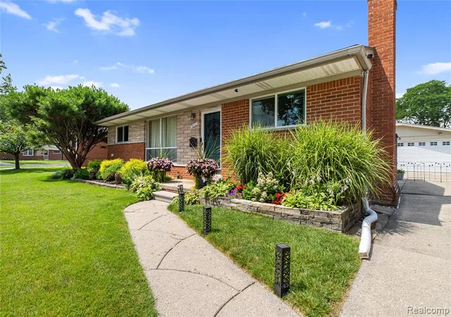 Photo 2 of Sale Pending at 7837 Hugh St, Westland, MI 48185 | MLS# 61011161 | Listing updated on 2026-08-01