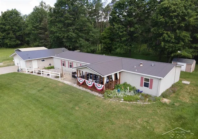 Homes for sale in Sanford, MI | 2202 W Huckleberry Rd, Sanford, MI 48657 | MLS# 50212393