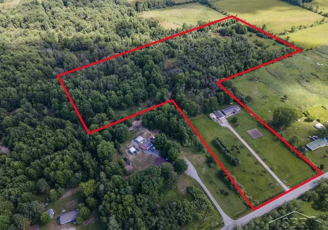5th image of 2202 W Huckleberry Rd, Sanford, MI 48657 | MLS# 50212393