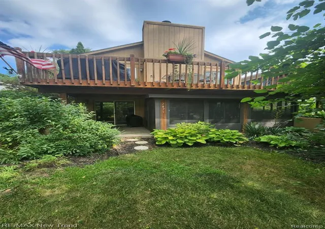 Photo 1 of Single family home for sale at 2475 Jackson Blvd, Highland, MI 48356 | MLS# 61016975 | Listing updated on 2026-08-29