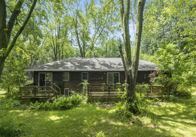Homes for sale in Union Pier, MI | 16053 Lakeside Rd, Union Pier, MI 49129 | MLS# 70542115