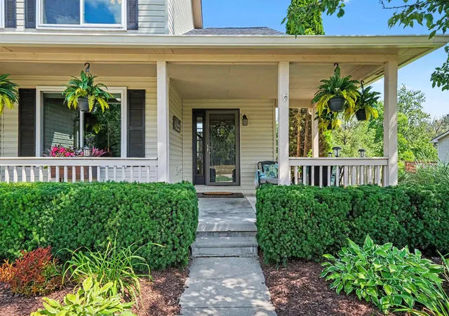 Photo 3 of Sale Pending at 12129 Carmela Dr, Fenton, MI 48430 | MLS# 50219855 | Listing updated on 2026-09-08