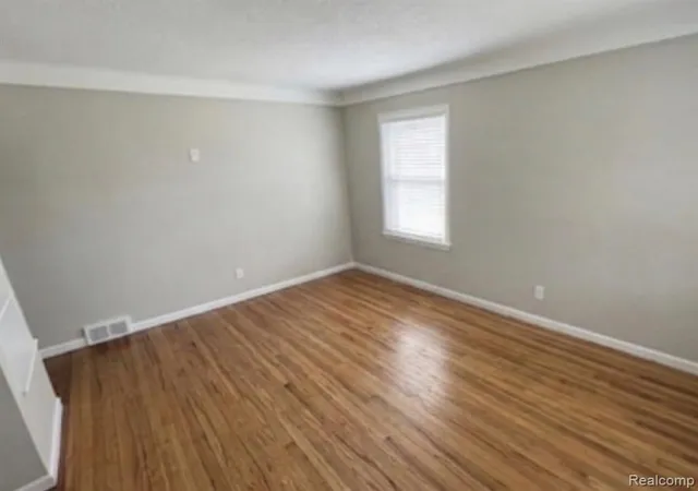 3rd image of 18418 Edinborough Rd, Detroit, MI 48219 2862 | MLS# 60991863