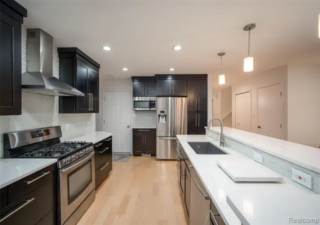 Listing Photo 3 - Condo for sale in building located at 22275 Morley Ave, Dearborn, MI 48124