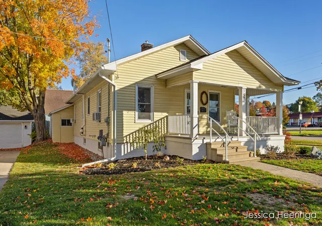 Homes for sale in Rockford, MI | 343 Lewis St, Rockford, MI 49341 | MLS# 70502289