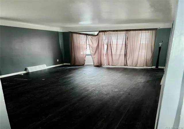 2nd image of 15387 Strathmoor St, Detroit, MI 48227 | MLS# 60043345