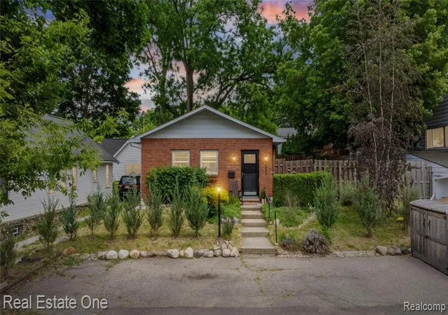 Photo 1 of Single family home for sale at 225 1st Street, Fenton, MI 48430 2783 | MLS# 61001159 | Listing updated on 2026-08-28