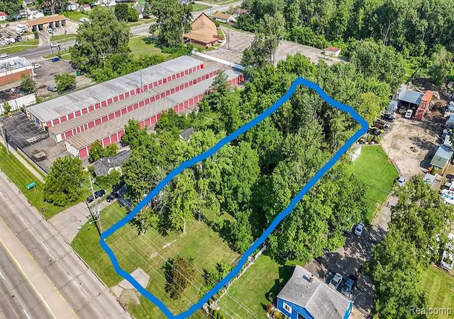 Homes for sale in Westland, MI | 29120 Van Born Rd, Westland, MI 48186 | MLS# 60927312
