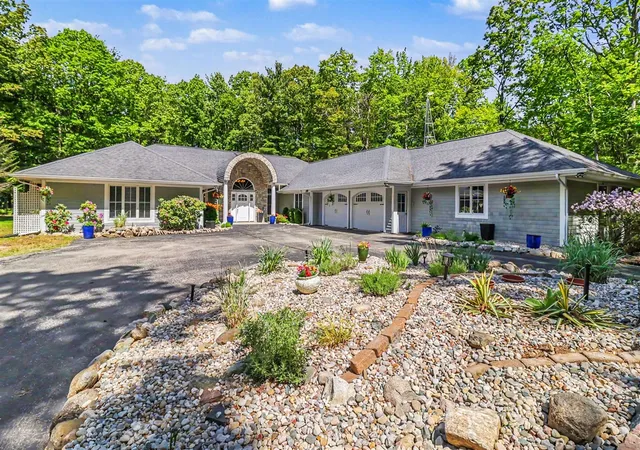 2nd image of 5389 Ridge Rd, Pentwater, MI 49449 | MLS# 70536183
