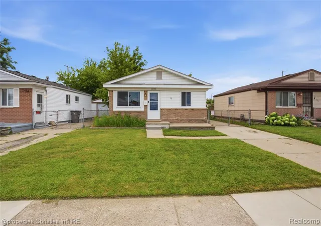 Photo 3 of Single family home for sale at 20190 Vermander Ave, Clinton Township, MI 48035 | MLS# 61015088 | Listing updated on 2026-08-29