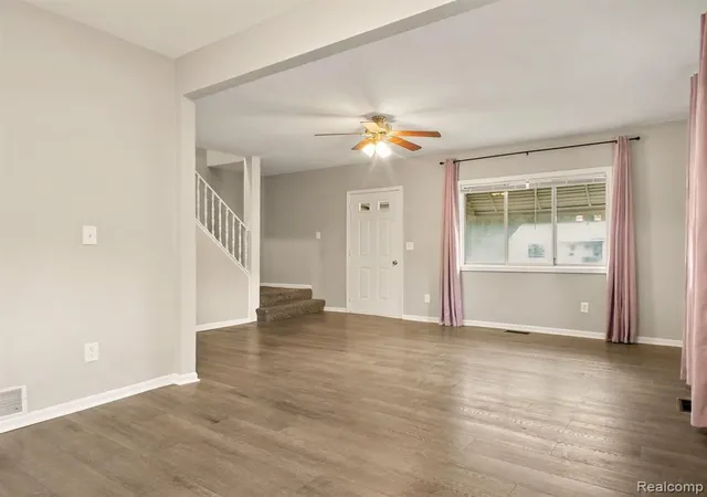 Photo 4 of Sale Pending at 1109 E Mount Morris St, Mount Morris, MI 48458 | MLS# 61018869 | Listing updated on 2026-08-22