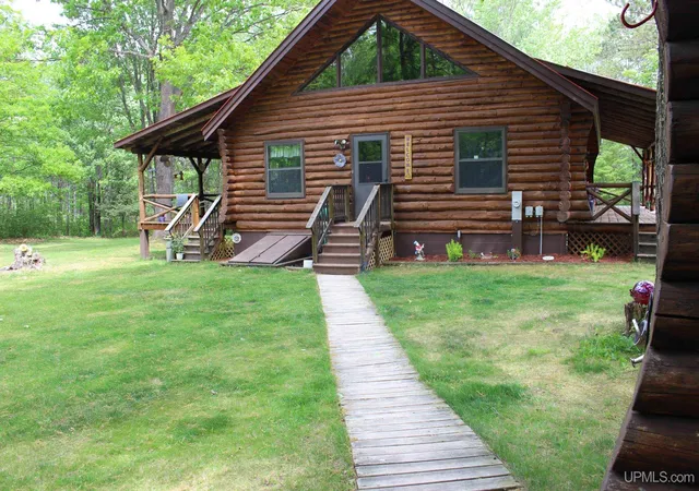 Homes for sale in Crystal Falls, MI | 110 Soderena Rd, Crystal Falls, MI 49920 | MLS# 50210612