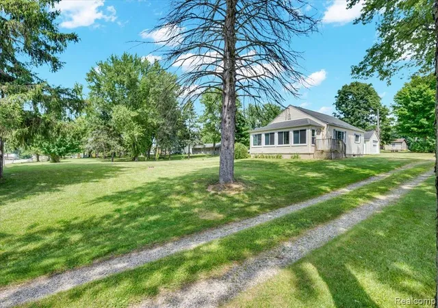 2nd image of 3852 N Lapeer Rd, Lapeer, MI 48446 | MLS# 61014426
