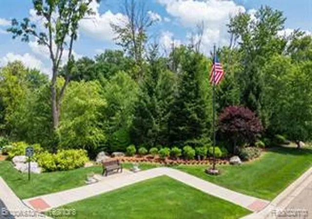 Homes for sale in Rochester, MI | 2167 Sanctuary Court, Rochester, MI 48309 | Houzeo