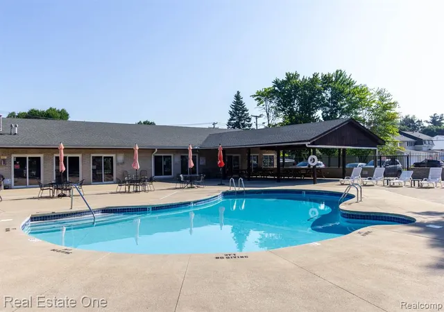Homes for sale in Rochester Hills, MI | 111 Manor Wy, Rochester Hills, MI 48309 | MLS# 61011208