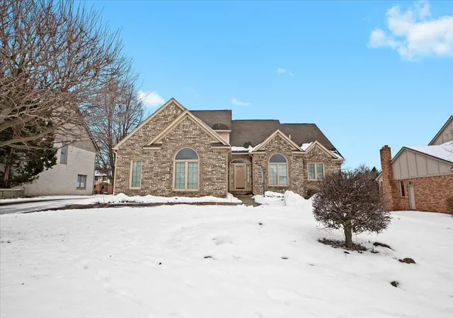1st image of 2126 Kennedy Dr, Rochester Hills, MI 48309 | MLS# 70508930