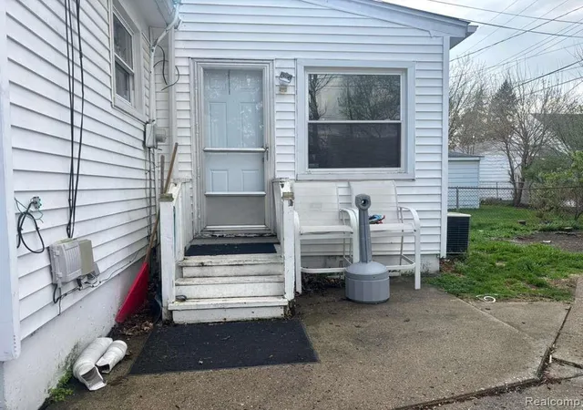 Photo 4 of Single family home for sale at 26126 N Student Ave, Redford, MI 48239 | MLS# 60985205 | Listing updated on 2026-09-17