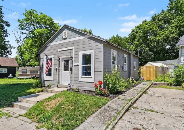 Homes for sale in Dowagiac, MI | 307 E Telegraph St, Dowagiac, MI 49047 | MLS# 70539858