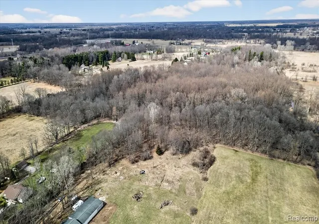 Homes for sale in Fowlerville, MI | 5516 W Lowe Rd, Fowlerville, MI 48836 | MLS# 60987946