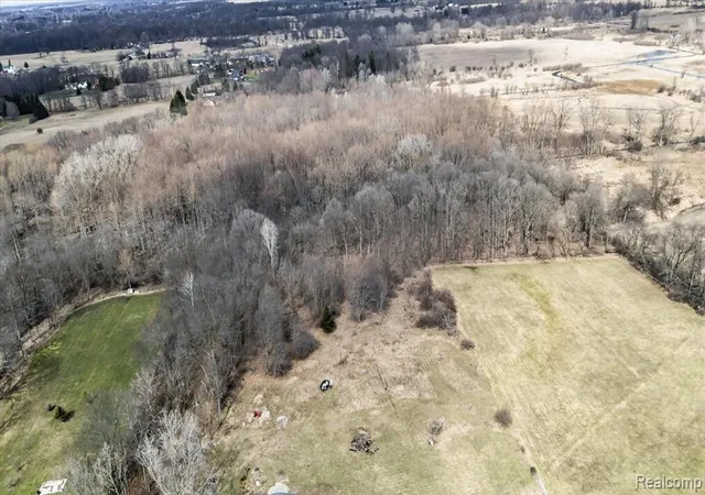 Homes for sale in Fowlerville, MI | 5516 W Lowe Rd, Fowlerville, MI 48836 | MLS# 60987946