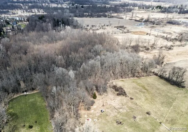 Homes for sale in Fowlerville, MI | 5516 W Lowe Rd, Fowlerville, MI 48836 | MLS# 60987946