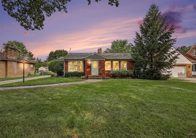 Photo 1 of Sale Pending at 2559 Foster Ave, Grand Rapids, MI 49505 | MLS# 70551256 | Listing updated on 2026-08-23