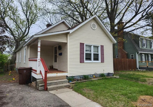 Homes for sale in Wayne, MI | 4417 Elizabeth St, Wayne, MI 48184 | MLS# 60916338