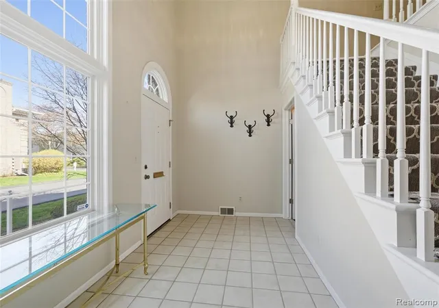 Photo 3 of Sale Pending at 118 Windwood Pointe, Saint Clair Shores, MI 48080 1582 | MLS# 60986330 | Listing updated on 2026-08-25
