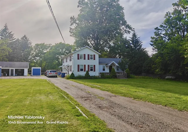Photo 3 of Single family home for sale at 1045 Brownwood Ave, Grand Rapids, MI 49504 | MLS# 70539263 | Listing updated on 2026-10-08