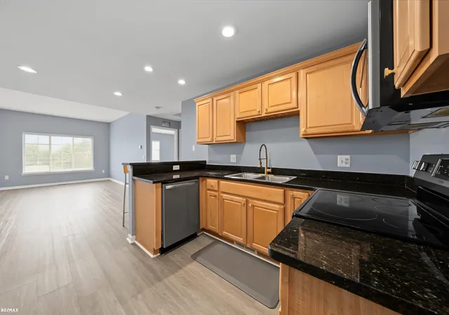 Photo 1 of Condo for sale at 5537 Acorn Ln #101, Sterling Heights, MI 48314 | MLS# 50216026 | Listing updated on 2026-09-01