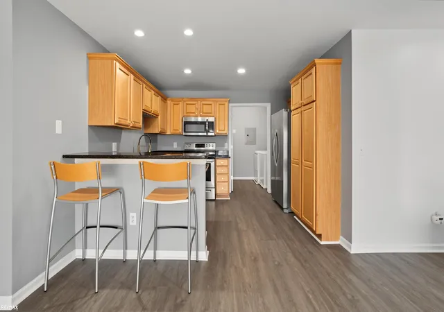 Photo 2 of Condo for sale at 5537 Acorn Ln #101, Sterling Heights, MI 48314 | MLS# 50216026 | Listing updated on 2026-09-01