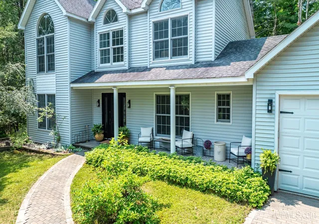 2nd image of 1206 Maple Ln, Houghton, MI 49931 | MLS# 50217935
