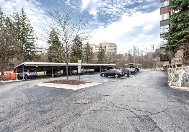 Homes for sale in Ann Arbor, MI | 1050 Wall Street, Ann Arbor, MI 48105 | Houzeo