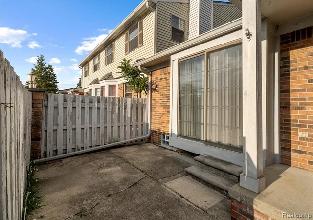 Photo 3 of Sale Pending at 2101 Vine Wy #90, Canton, MI 48188 1861 | MLS# 61025751 | Listing updated on 2026-09-13