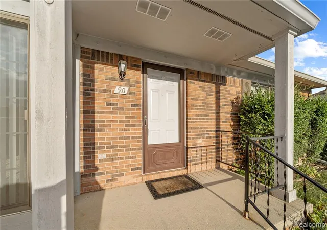 Photo 4 of Sale Pending at 2101 Vine Wy #90, Canton, MI 48188 1861 | MLS# 61025751 | Listing updated on 2026-09-13