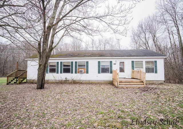 Homes for sale in Ionia, MI | 2299 Lyle Rd, Ionia, MI 48846 | MLS# 70523244