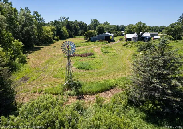 2nd image of 1840 N Lake Pleasant Rd, Attica, MI 48412 | MLS# 61022946
