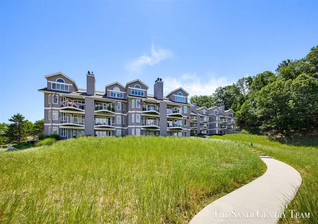 Homes for sale in Grand Haven, MI | 820 S Harbor Dr #5, Grand Haven, MI 49417 | MLS# 70544189