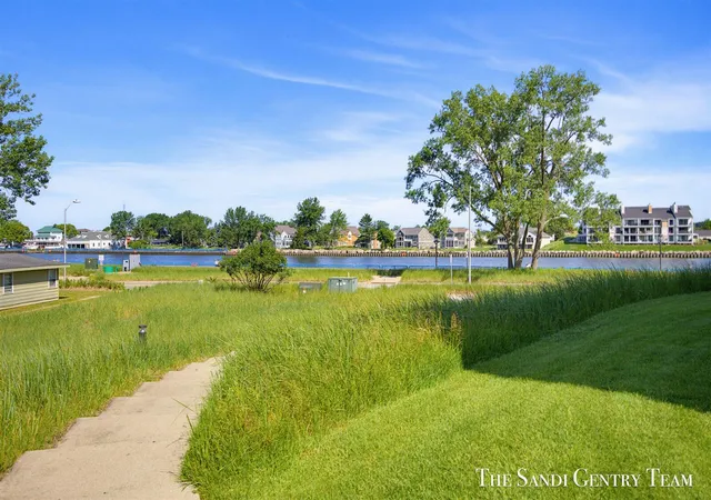 Homes for sale in Grand Haven, MI | 820 S Harbor Dr #5, Grand Haven, MI 49417 | MLS# 70544189