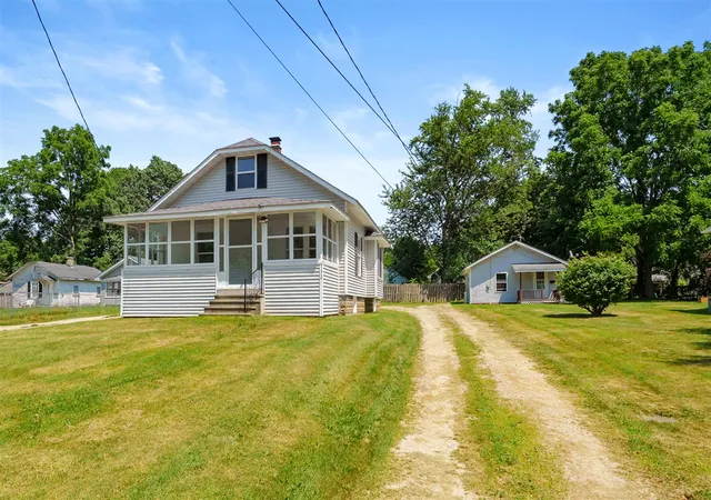 2nd image of 132 Gilkison Ave, Kalamazoo, MI 49006 | MLS# 70551153