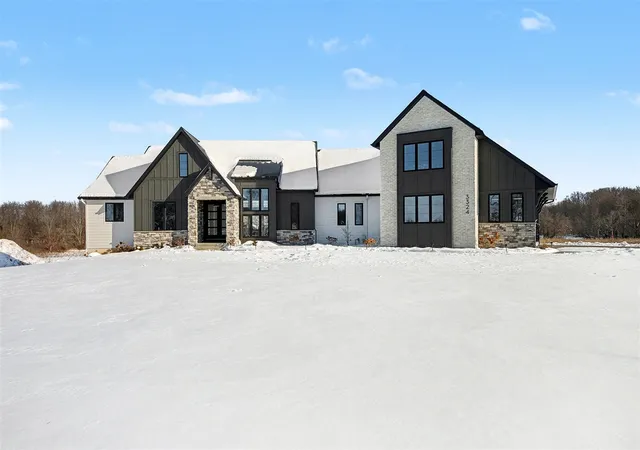 Photo 3 of Sale Pending at 3324 Hideaway Dr, Caledonia, MI 49316 | MLS# 70508823 | Listing updated on 2026-01-01