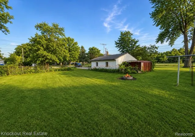 Photo 3 of Sale Pending at 7151 Estrelle Ave, Mount Morris, MI 48458 2146 | MLS# 60973205 | Listing updated on 2026-09-04