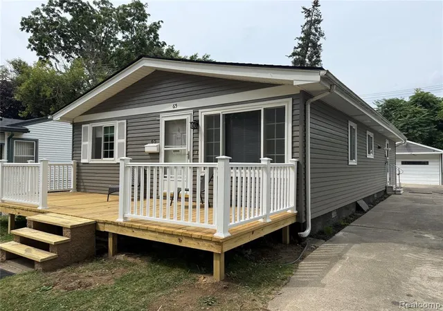 3rd image of 65 E Princeton Ave, Pontiac, MI 48340 | MLS# 61018918