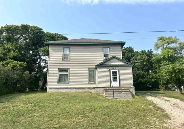 Photo 1 of Single family home for sale at 706 Michigan Ave, Manistique, MI 49854 | MLS# 50218785 | Listing updated on 2026-08-26