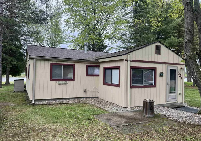 Photo 3 of Single family home for sale at 524 Hilo Rd, Gladwin, MI 48624 | MLS# 50210317 | Listing updated on 2026-09-24