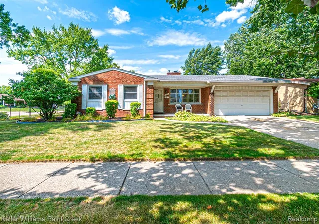 Photo 2 of Single family home for sale at 11534 Briarcliff Dr, Warren, MI 48093 2580 | MLS# 61025290 | Listing updated on 2026-09-14