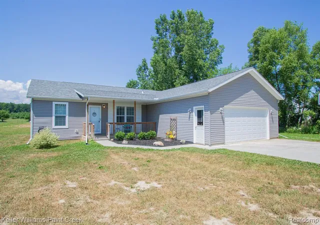 Homes for sale in Lexington, MI | 5200 Babcock Rd, Lexington, MI 48450 | MLS# 61009751